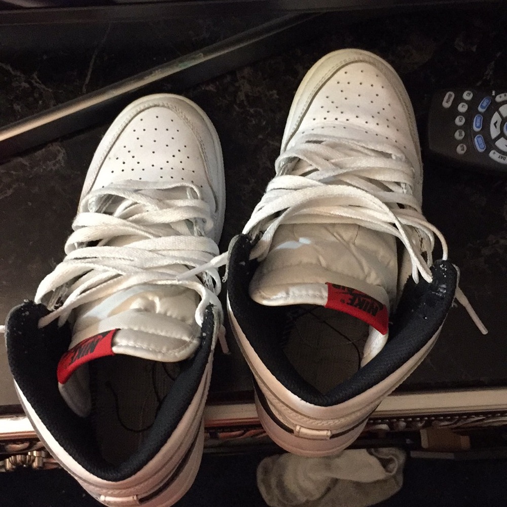 Jordan 1s - Picture 4 of 5